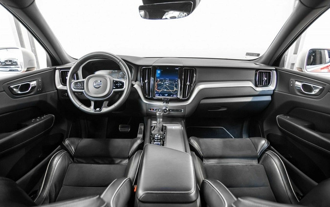 Volvo XC 60 cena 153500 przebieg: 66593, rok produkcji 2018 z Grójec małe 781